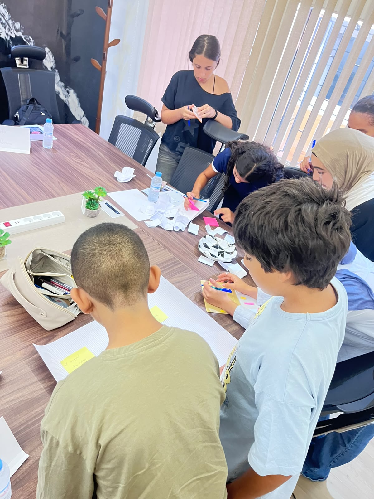 Adolescents en atelier ZidniSkil travaillant sur leur plan d'action 30 jours