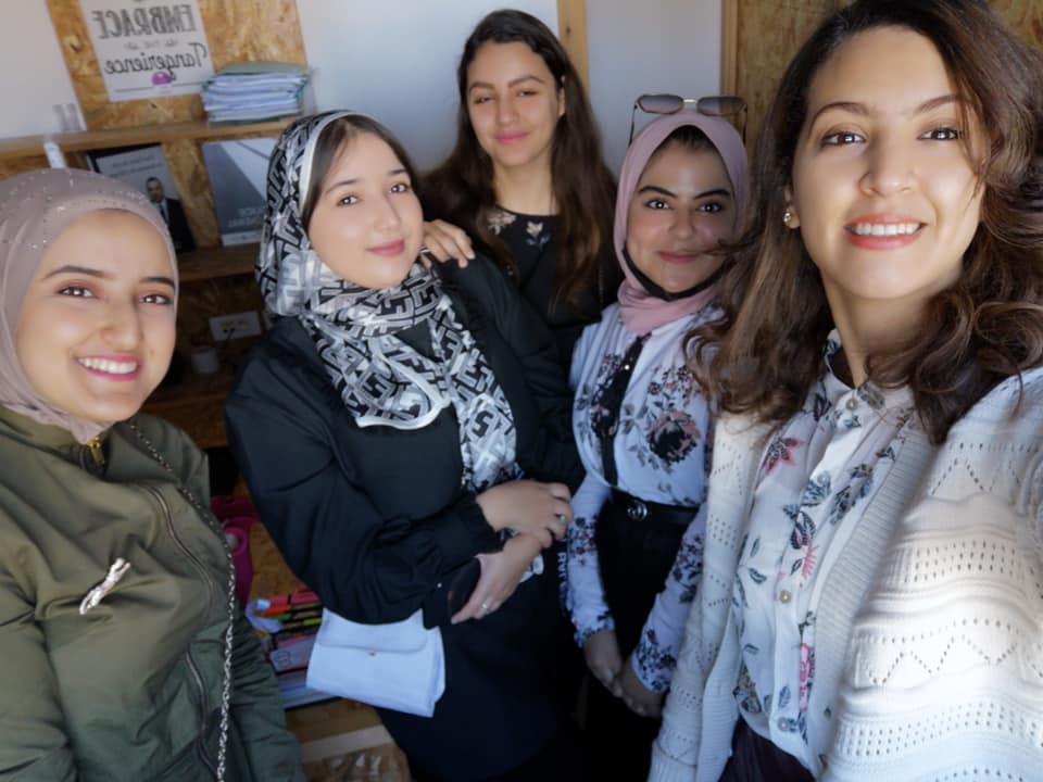 Groupe de jeunes après un atelier confiance